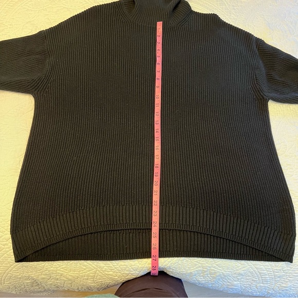 J. Crew Women’s Ribbed cotton-blend relaxed turtleneck sweater XL Black NWT - Picture 7 of 9